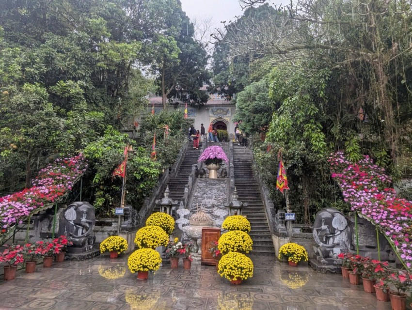 Đền Trung - chốn linh thiêng của sự tĩnh tại.