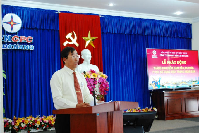 Ông Võ Hòa - Phó Giám đốc PC Đà Nẵng phát biểu.