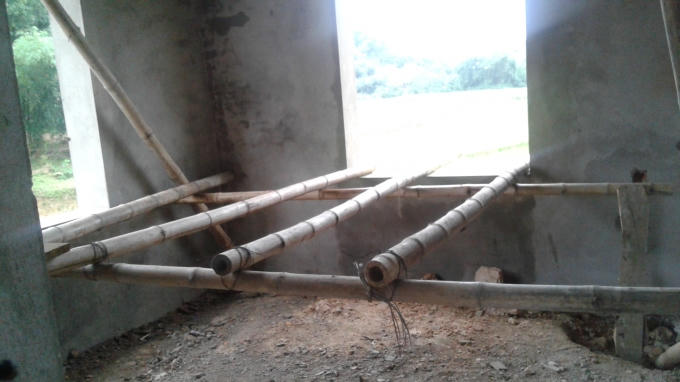 Bên trong các phòng ngổn ngang vật liệu thi công.