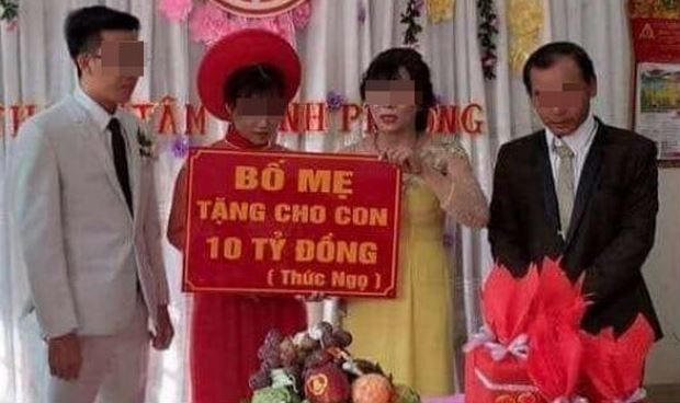 Cha mẹ trao quà cưới 10 tỷ đồng cho con gái xôn xao dư luận.
