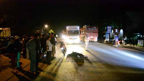 Hiện trường vụ tai nạn khiến 2 thanh niên thương vong. Ảnh: TS - BATGTQN.