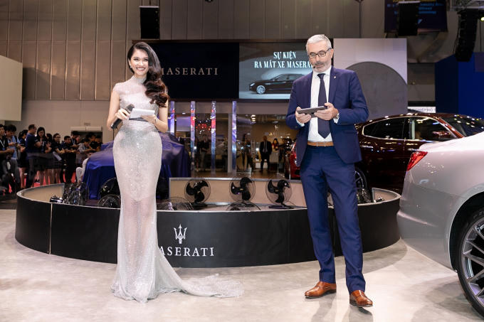 Đây là lần thứ 2 liên tiếp Thùy Dung có cơ hội làm việc cùng thương hiệu Maserati. Dù chỉ theo đuổi công việc. MC vài tháng gần đây, Á hậu Việt Nam trở thành gương mặt được nhiều thương hiệu hàng đầu tin tưởng lựa chọn nhờ sự nỗ lực rèn luyện. Trước đó, cô từng dẫn dắt 'Tuần lễ thời trang trẻ em châu Á' 2017 - 2018 và hiện làm MC chương trình 'Chuyện trưa 12h' phát sóng trên kênh HTV7.