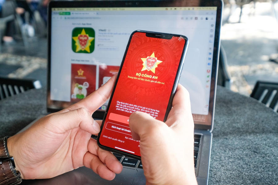 Bộ Công an đề xuất mỗi người dân có một danh tính điện tử duy nhất gắn với tài khoản định danh điện tử quốc gia.