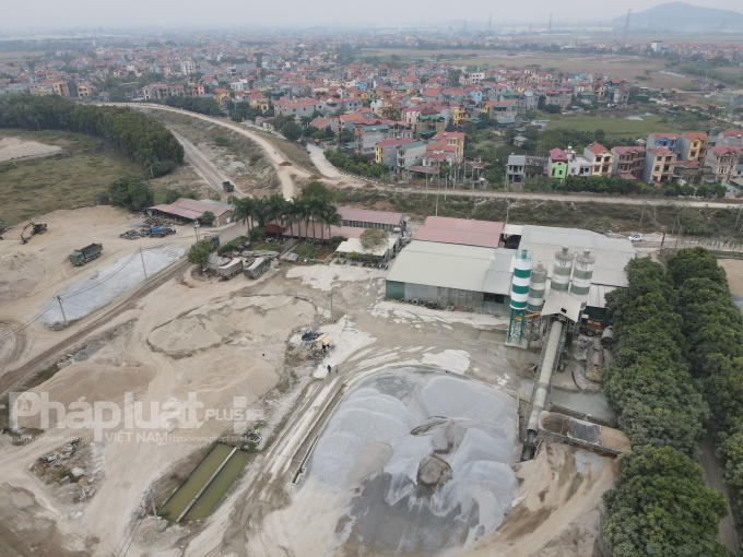 Trước đó, Sở Nông nghiệp và Phát triển nông thôn tỉnh Bắc Ninh đã đề nghị UBND huyện Tiên Du, UBND huyện Yên Phong: Chỉ đạo các ngành chức năng của huyện, UBND các xã có công trình xây dựng vi phạm trên địa bản đã bị xử phạt nêu trên khẩn trương khắc phục hậu quả buộc tháo dỡ toàn bộ các công trình vi phạm trái phép. Yêu cầu, chỉ đạo là rõ ràng như vậy, tuy nhiên nếu cứ tiếp tục tái diễn tình trạng