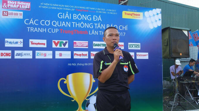 Ông Trần Trung Dũng, tổ trưởng tổ trọng tài tuyên thệ sẽ công minh, chính trực trong công tác "cầm cân, nẩy mực".