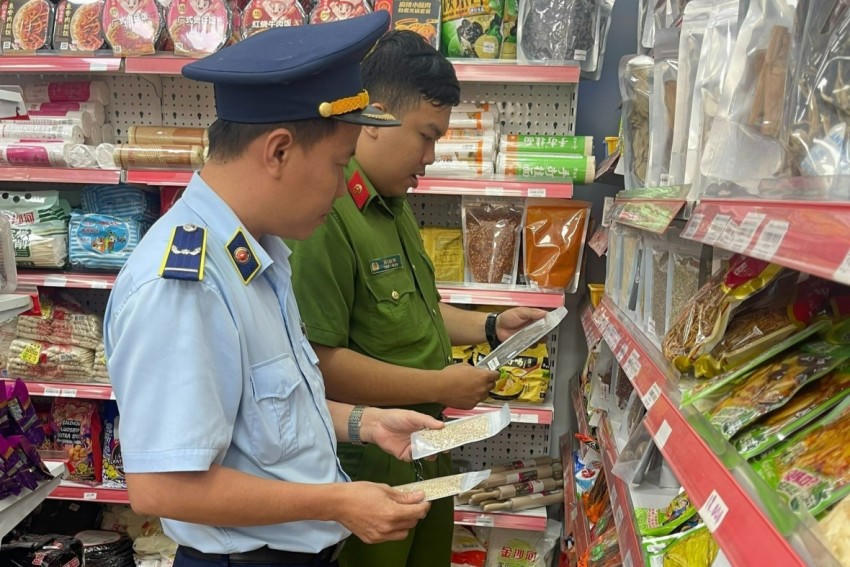 TP Hồ Chí Minh siết chặt đấu tranh chống buôn lậu, hàng giả (Ảnh tư liệu).