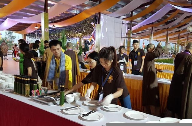 Chuyện ăn ở Vesak 2019