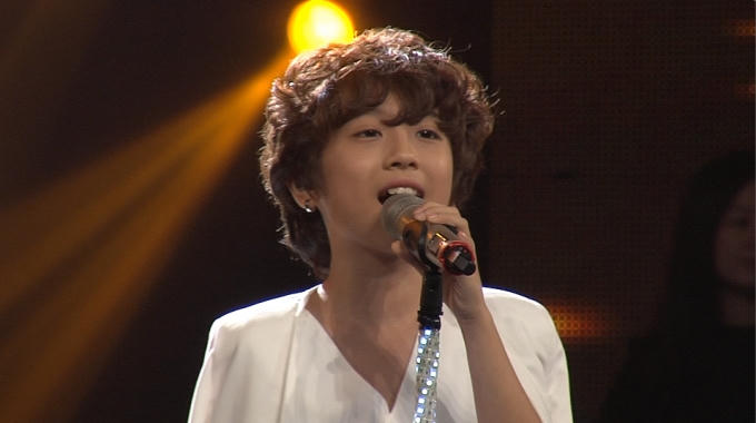 Gia Khiêm thể hiện ca khúc "Bay" với phong cách jazz.