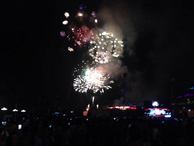 Carnaval Hạ Long 2016: Du kh&aacute;ch nức l&ograve;ng thưởng thức những