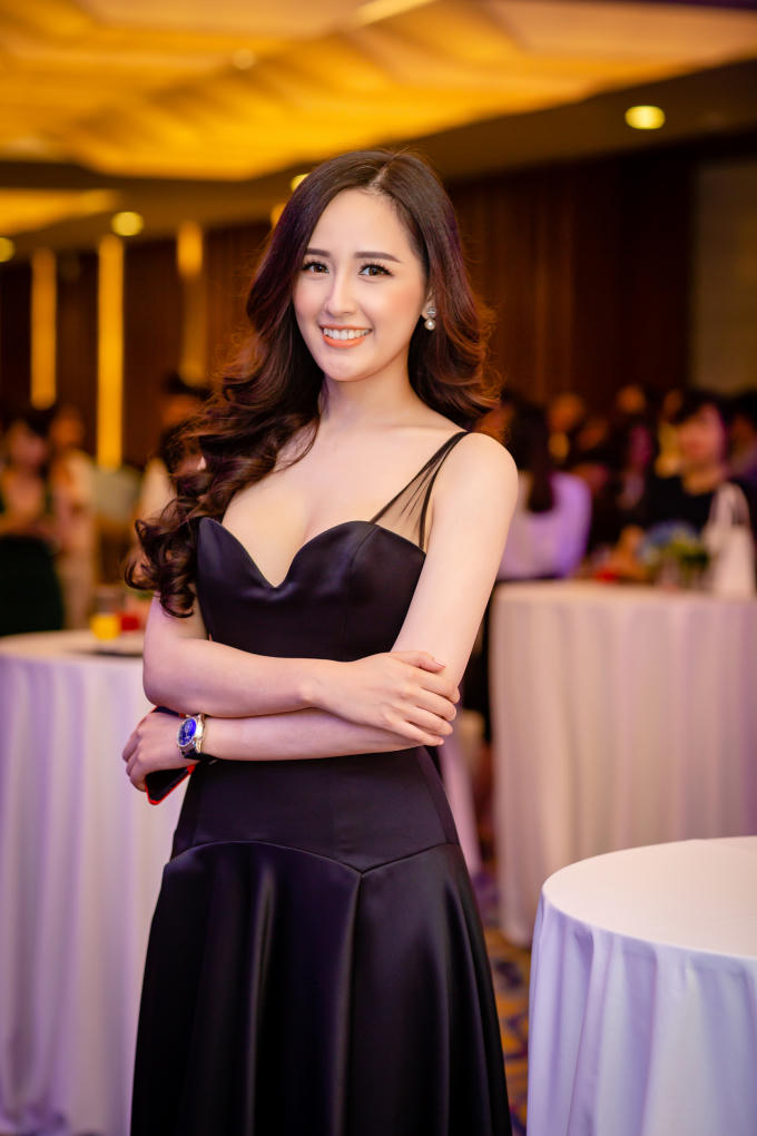 Hoa hậu Mai Phương Thuý giảm 4 kg xuất hiện lộng lẫy quyến rũ tại event Hạ Long