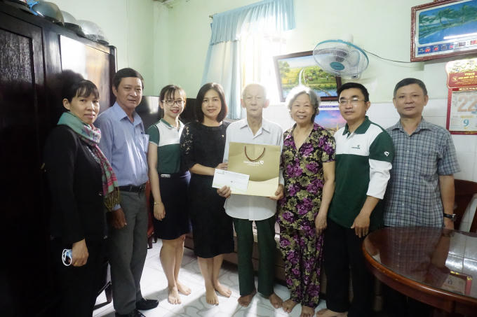 20201222_VCB SAI THANH_Lê Hồng Sâm_ Đoàn thăm hỏi động viên gia đình Bác Nguyễn Thanh Hà thương bệnh binh tham gia kháng chiến chống Mỹ.