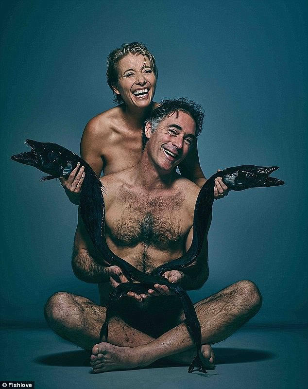 Trong bộ ảnh 2016, khoảnh khắc chụp nữ diễn viên người Anh Emma Thompson và chồng bà - nam diễn viên Greg Wise là một bức hình đáng nhớ.