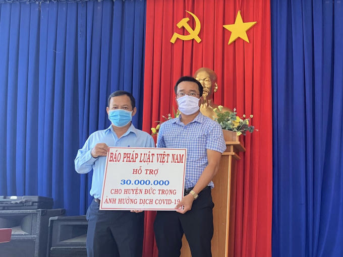 D93DF7F9-D6C3-4B40-BA64-E3561AE5D895.