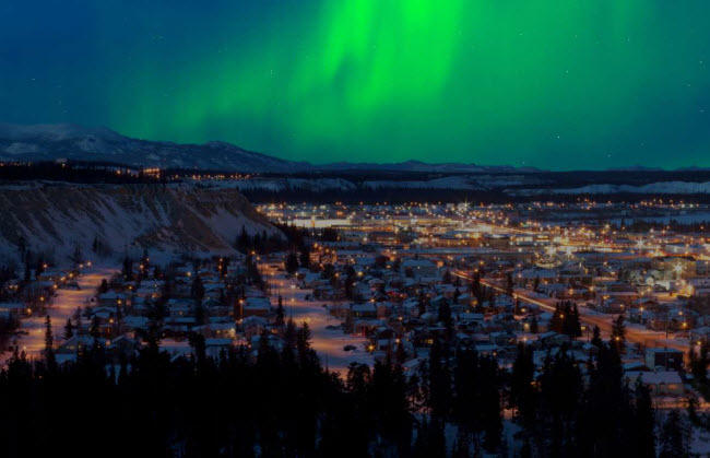 Whitehorse, Canada: Nằm ở v&ugrave;ng Yukon, Whitehorse l&agrave; th&agrave;nh phố lớn nhất ở miền bắc Canada. Nhiệt độ trung b&igrave;nh ở đ&acirc;y v&agrave;o th&aacute;ng 1 chỉ l&agrave; -15,2độ C.