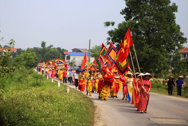 Hội thả diều làng Đan Tảo (xã Tân Minh, Sóc Sơn, Hà Nội) diễn ra vào 2 ngày 19 và 20 tháng Ba Âm lịch, là hội làng truyền thống được mở ra từ trước năm 1945. Sau đó do chiến tranh, lễ hội bị hủy bỏ.