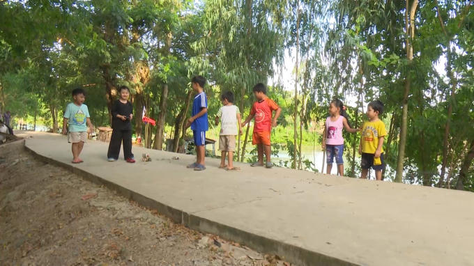 Đua xe với Team trai làng.