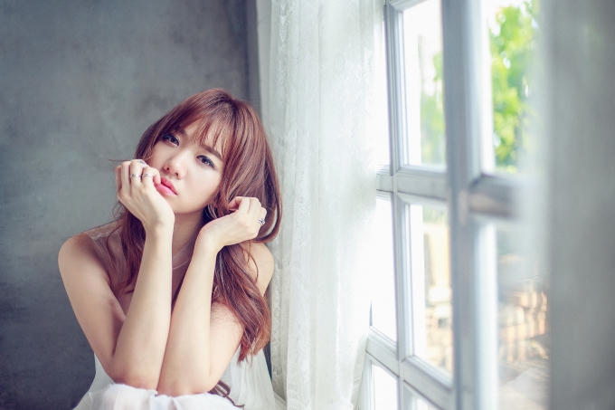 Nội dung bài hát là tâm sự của 1 cô gái tan vỡ trong tình yêu nhưng vẫn mong người mình từng yêu được hạnh phúc bên tình mới.