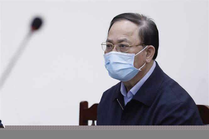 Bị cáo Nguyễn Văn Hiến (cựu Thứ trưởng Bộ Quốc phòng, cựu Tư lệnh Quân chủng Hải quân) nghe tuyên án. Ảnh: Dương Giang/TTXVN