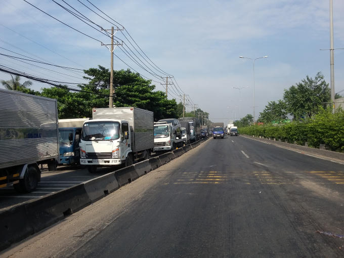 Giao thông gặp khó khăn.