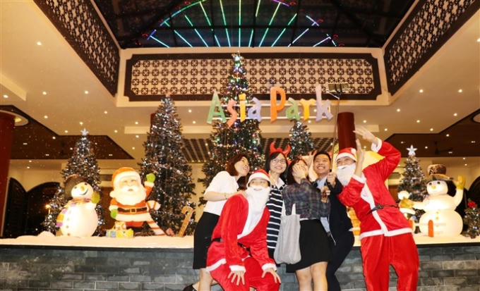 Lộng lẫy thi&ecirc;n đường gi&aacute;ng sinh Asia Park