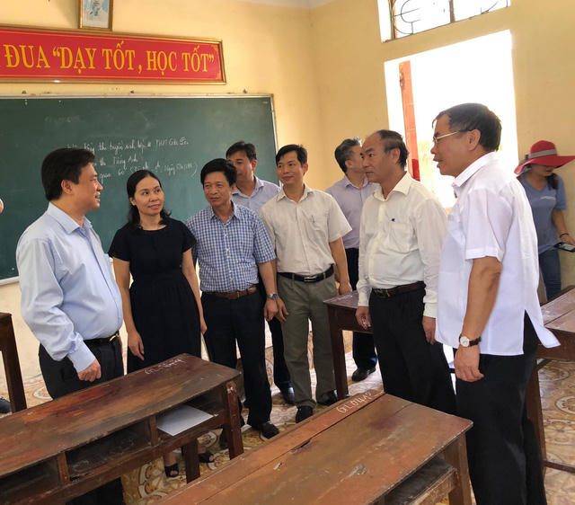 Đoàn kiểm tra thi của Bộ GD&amp;ĐT kiểm tra một phòng thi