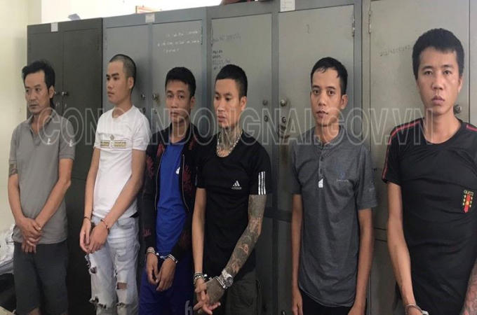 Nhóm đối tượng có hành vi bắt, giữ người trái pháp luật. (Ảnh: Công an Đồng Nai)