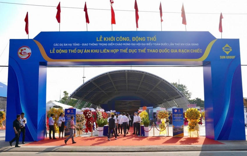 Quang cảnh lễ động thổ Khu liên hợp Thể dục Thể thao (TDTT) Quốc gia Rạch Chiếc. Ảnh: Thuận Văn