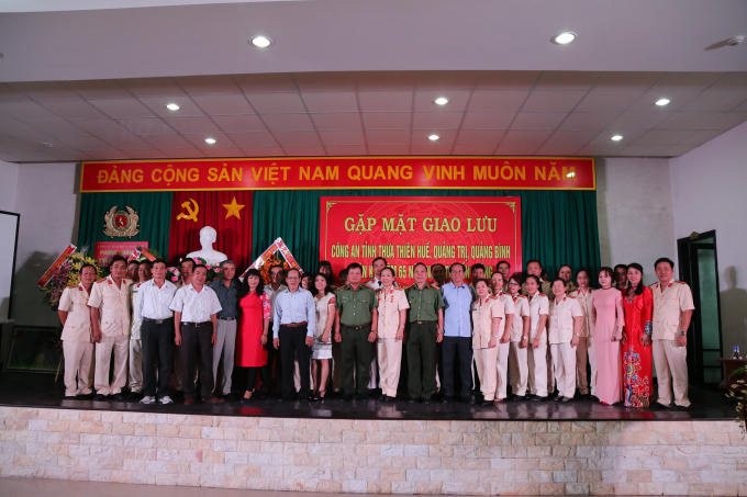 Tại buổi lễ các thế hệ chỉ huy, cán bộ chiến sỹ thuộc lực lượng Quản lý xuất nhập cảnh Công an TT Huế, Quảng Bình, Quảng Trị đã cùng nhau ôn lại truyền thống chặng đường 65 năm, xây dựng, chiến đấu và trưởng thành.