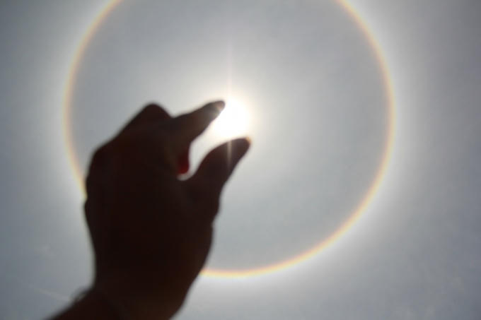 Hiện tượng kì lạ xuất hiện ở bầu trời Huế đúng vào mùa Phật đản