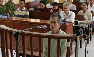 Bị cáo Nguyễn Văn Cốc tại phiên tòa xét xử. (Ảnh: báo Công Lý)