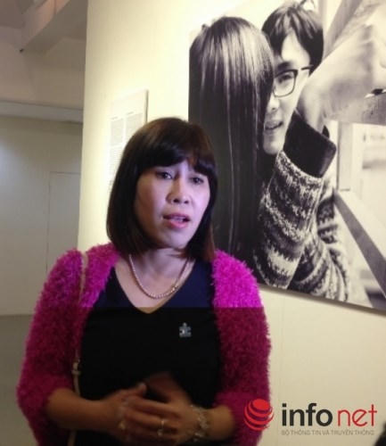 Con trai chị Mai Anh đã 17 tuổi biết chơi nhạc nhưng cháu chỉ loanh quanh ở nhà với mẹ.