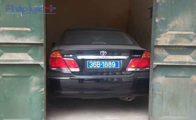 Một chiếc xe biển xanh khác, cũng cho mượn trong thời gian qua, mới được Công ty CP Sông Mã thu hồi về.