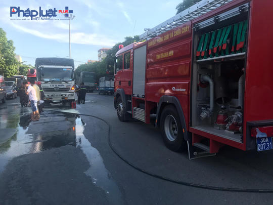 Do lực lượng chức năng có mặt kịp thời, đám cháy được khống chế không gây thiệt hại về người và tài sản