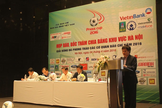 Nhà báo Hồ Minh Chiến, Tổng biên tập Báo Gia đình Việt Nam phát biểu tại buổi lễ.