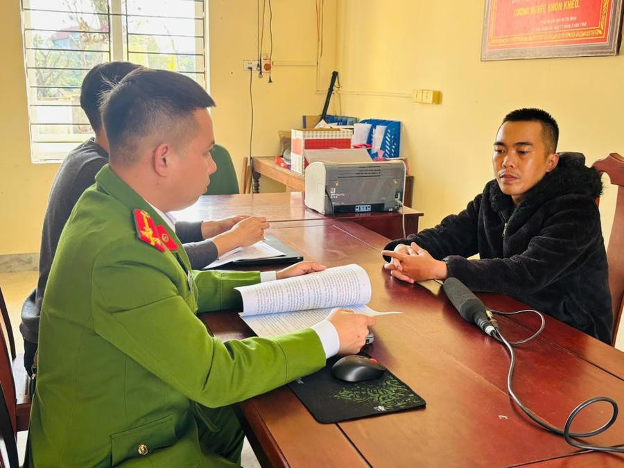 Đối tượng Mai Hồng Sơn tại cơ quan điều tra - Ảnh Công an Hà Tĩnh.