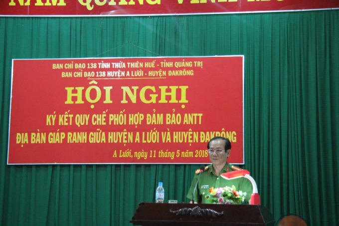 Đại tá Nguyễn Minh Phương Trưởng CA huyện A Lưới phát biểu tông kết bế mạc hội nghị.