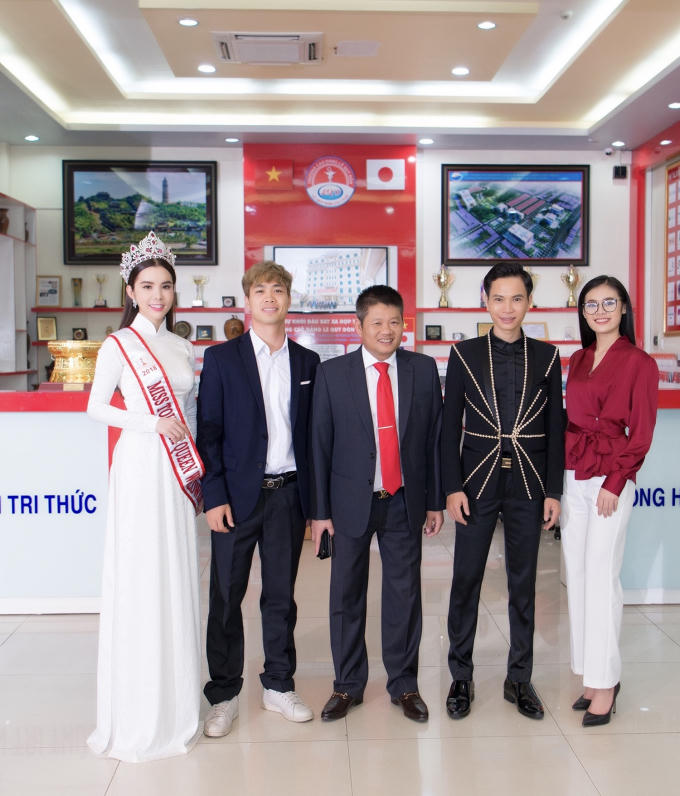 Huỳnh Vy, Công Phượng trở thành Đại sứ của trường. 