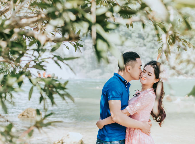 ... những câu hát mộc mạc, giản dị ghim sâu vào lòng người về vẻ đẹp hùng vĩ của nước non Cao Bằng.