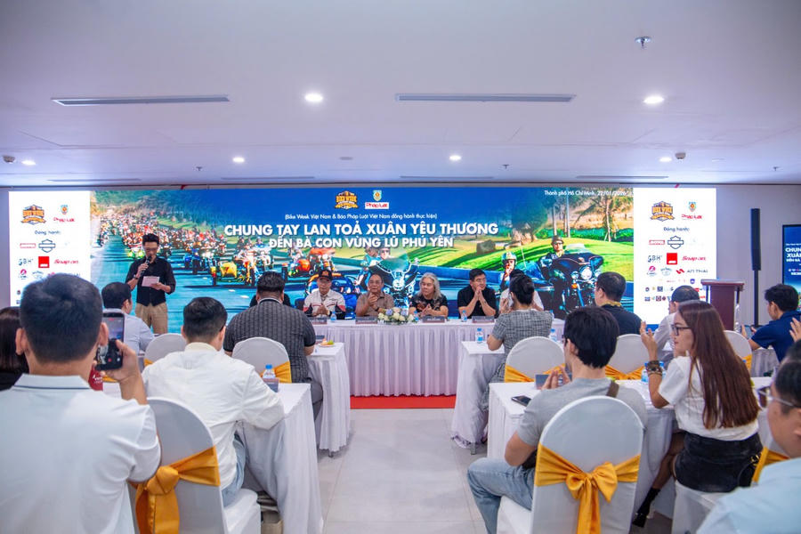Toàn cảnh lễ công bố thông tin.