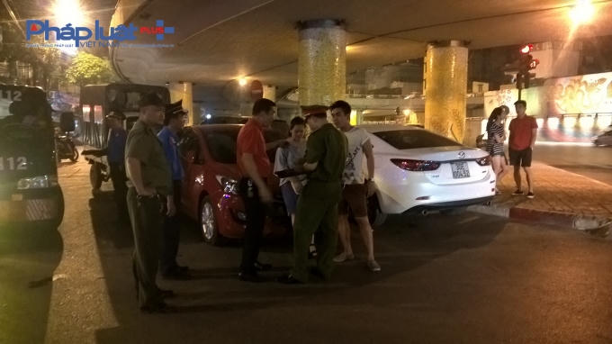 Xử lý nghiêm khắc góp phần nâng cao ý thức người điều khiển phương tiện tham gia giao thông. ( Ảnh Phạm Hiển )