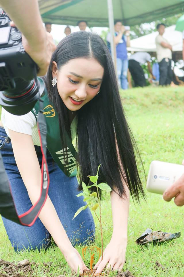 H&agrave; Thu vươn l&ecirc;n dẫn đầu th&agrave;nh t&iacute;ch Hoa hậu Tr&aacute;i đất 2017