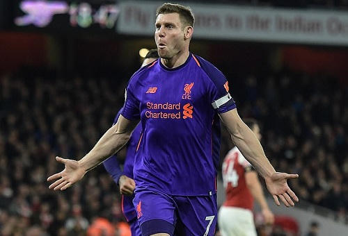 James Milner đã tung cú đá bồi tung lưới Arsenal, đưa Liverpool vượt lên dẫn trước 1-0.