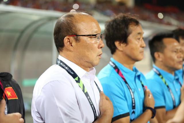 HLV Park Hang Seo và ban huấn luyện Việt Nam