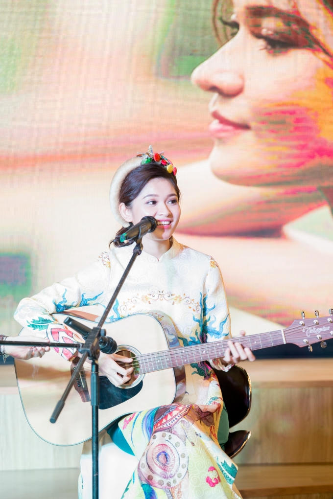 Á hậu Thùy Dung đích thực là