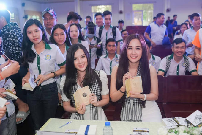 Mai Phương Th&uacute;y &ldquo;bật m&iacute;&rdquo; chiều cao thật kh&ocirc;ng như lời đồn