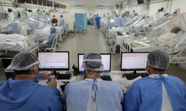 Một khu điều trị bệnh viện Covid-19 ở Manaus, Brazil (Ảnh: Reuters)