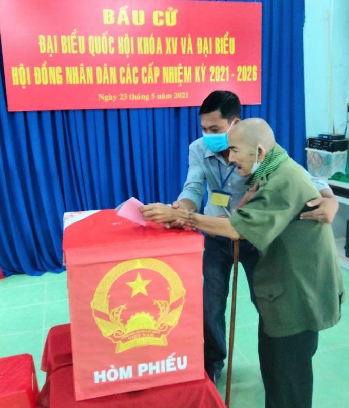 Người dân vùng biên ấp Đông Biên, xã Tân Đông, huyện Tân Châu, Tây Ninh (Ảnh: Thanh Hải).