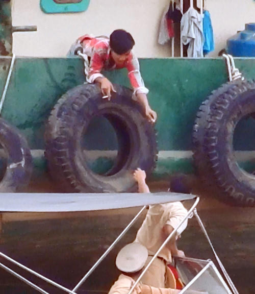 &lsquo;Luật ngầm&rsquo; tr&ecirc;n s&ocirc;ng Đồng Nai