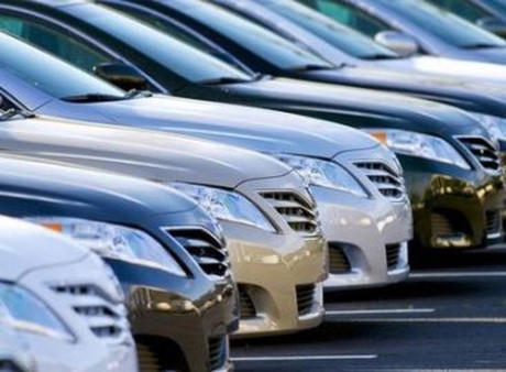 'Chạy' thuế ti&ecirc;u thụ đặc biệt, xe sang b&aacute;n ch&ecirc;nh h&agrave;ng t&iacute; đồng