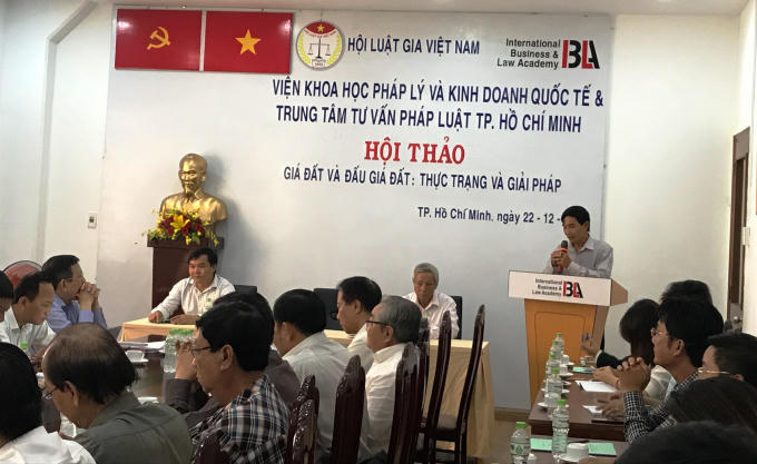 Luật sư Trần Đình Dũng phát biểu tại Hội thảo sáng ngày 22/12.